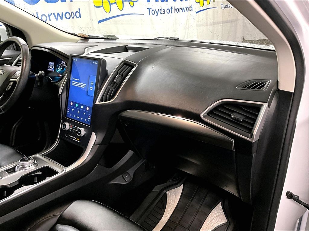 2022 Ford Edge — photo 13