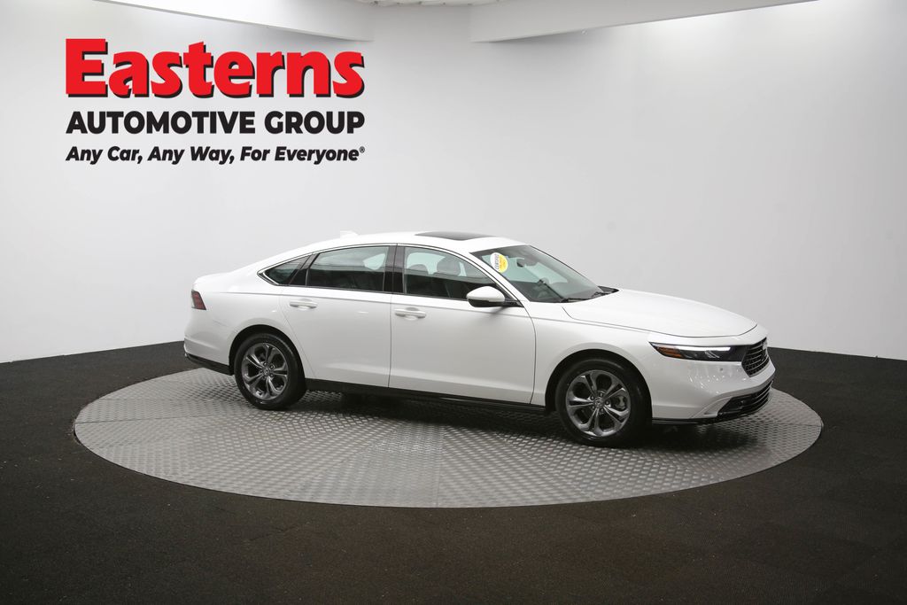 Used 2023 White Honda EX-L image 44