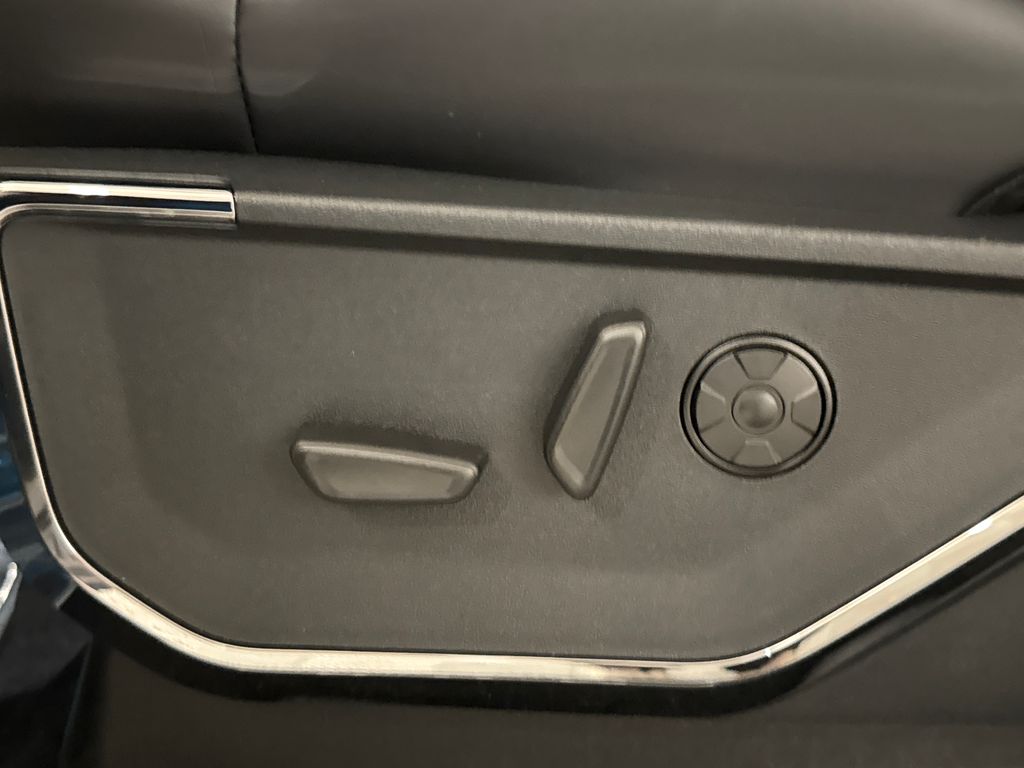 New 2026 Gray Ford Platinum image 28