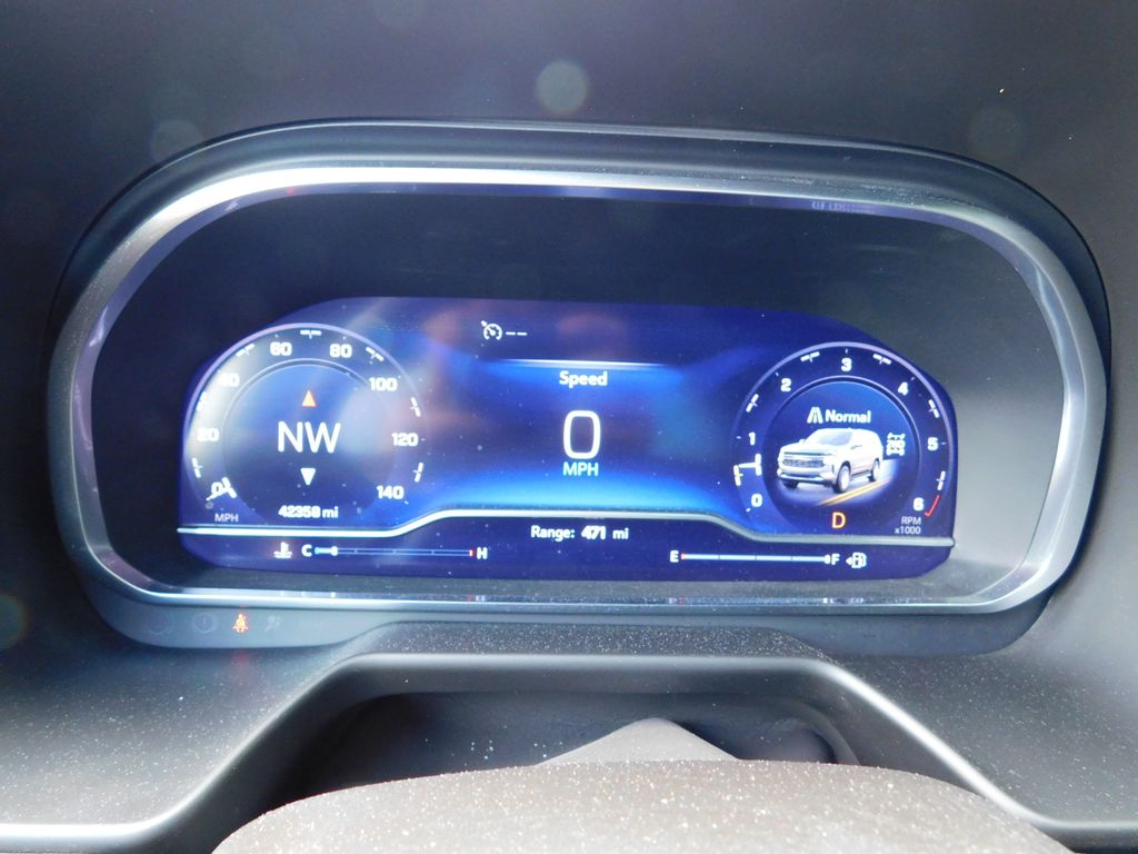 2023 Chevrolet Suburban LT 11