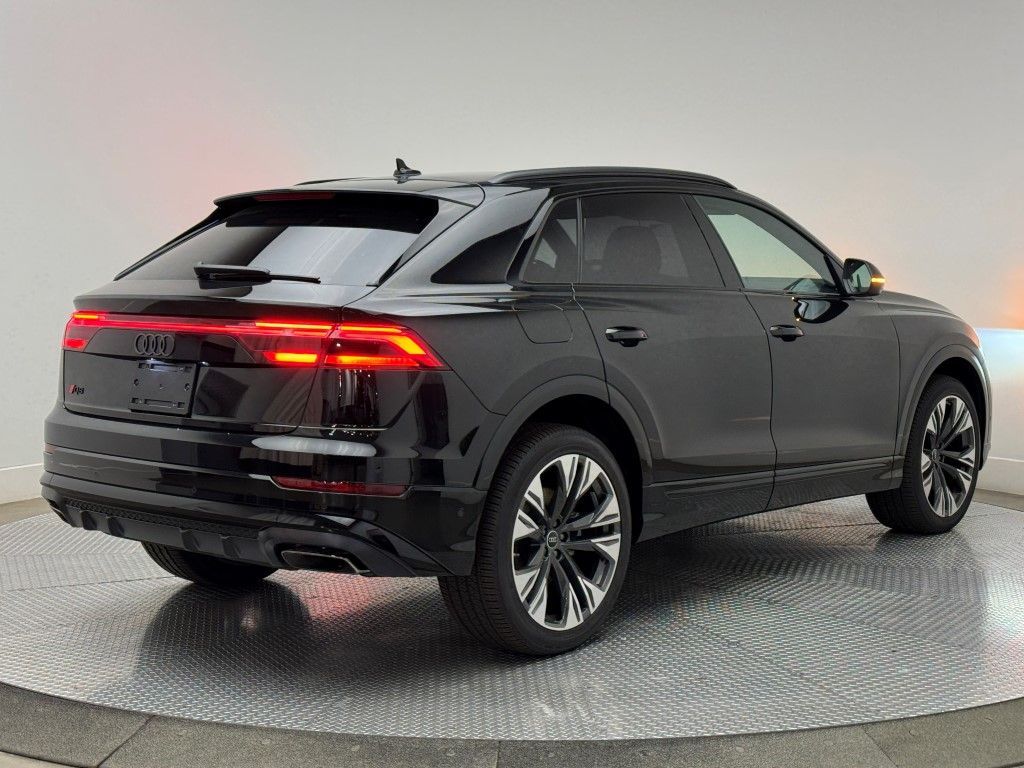 Thumbnail: 2025 Audi Q8 - 12
