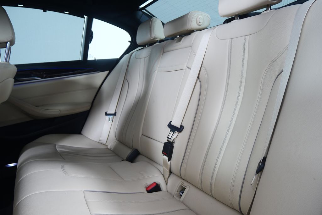 Thumbnail: 2019 BMW 5 Series - 13