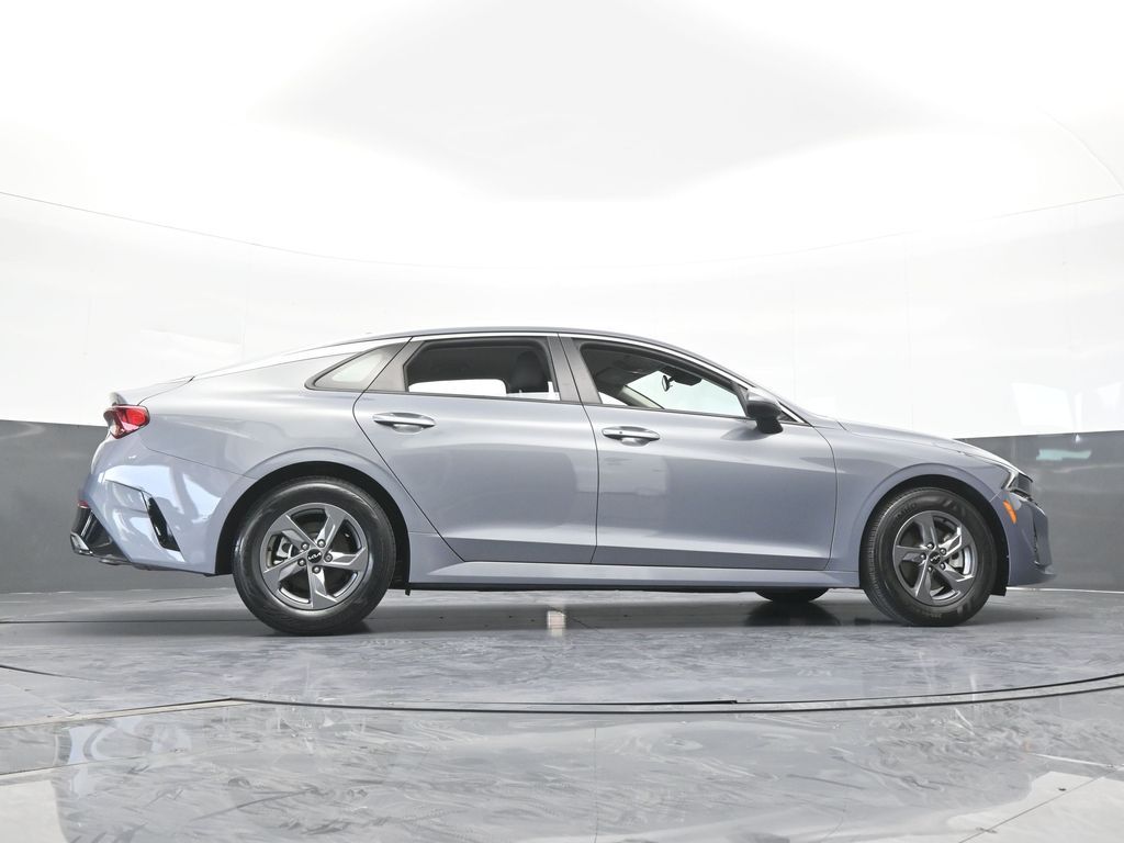 Used 2024 Everlasting Silver Kia LXS image 56