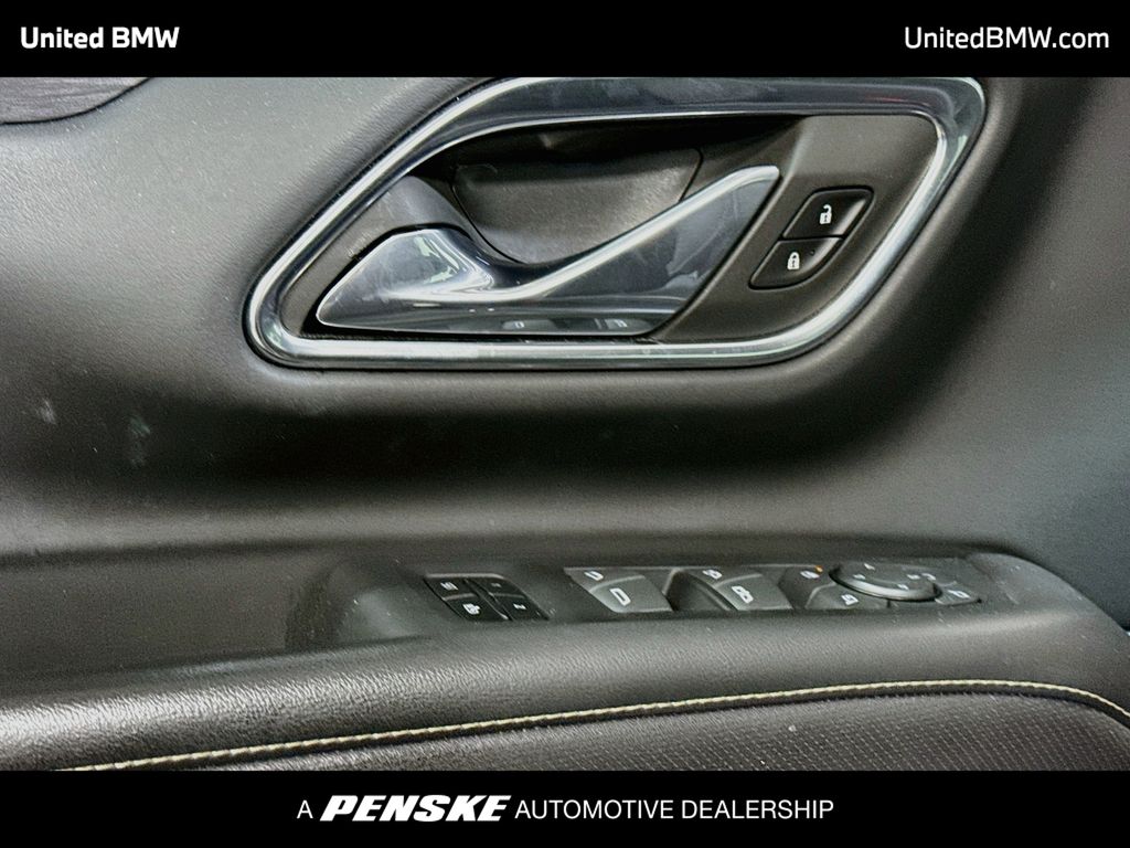 Thumbnail: 2023 GMC Yukon XL - 3