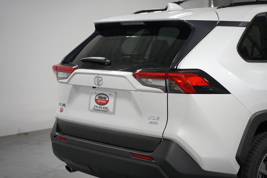 2025 Toyota RAV4 XLE Premium 9