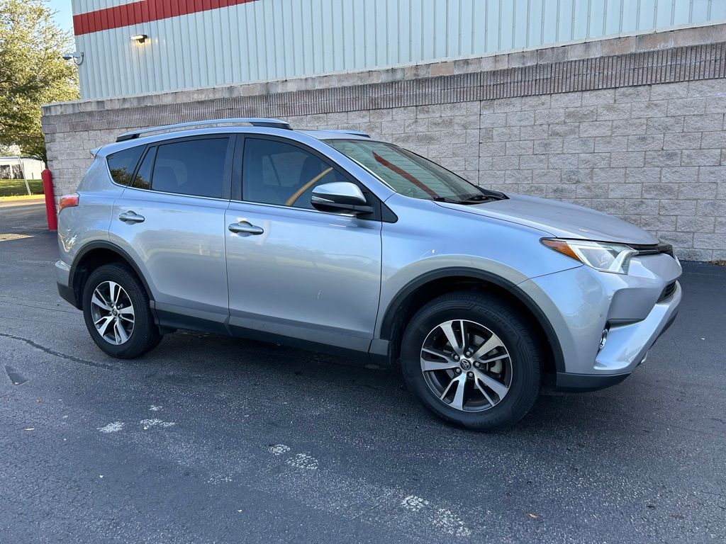 Thumbnail: 2018 Toyota RAV4 - 7