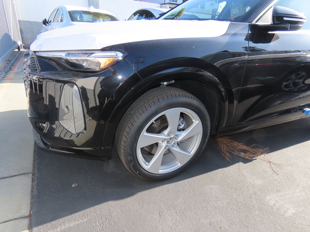 Thumbnail: 2025 Audi Q5 - 2