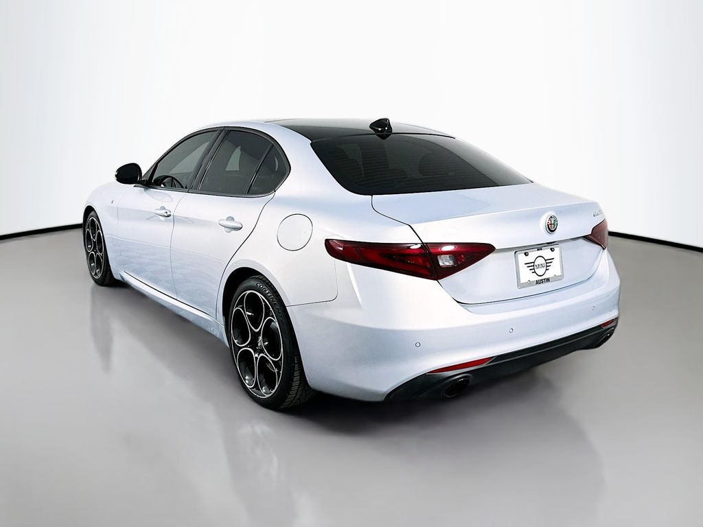 2022 Alfa Romeo Giulia Ti 7