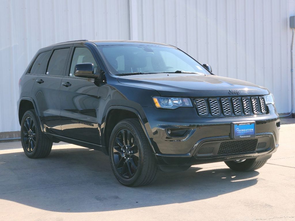 2021 Jeep Grand Cherokee Laredo X 3