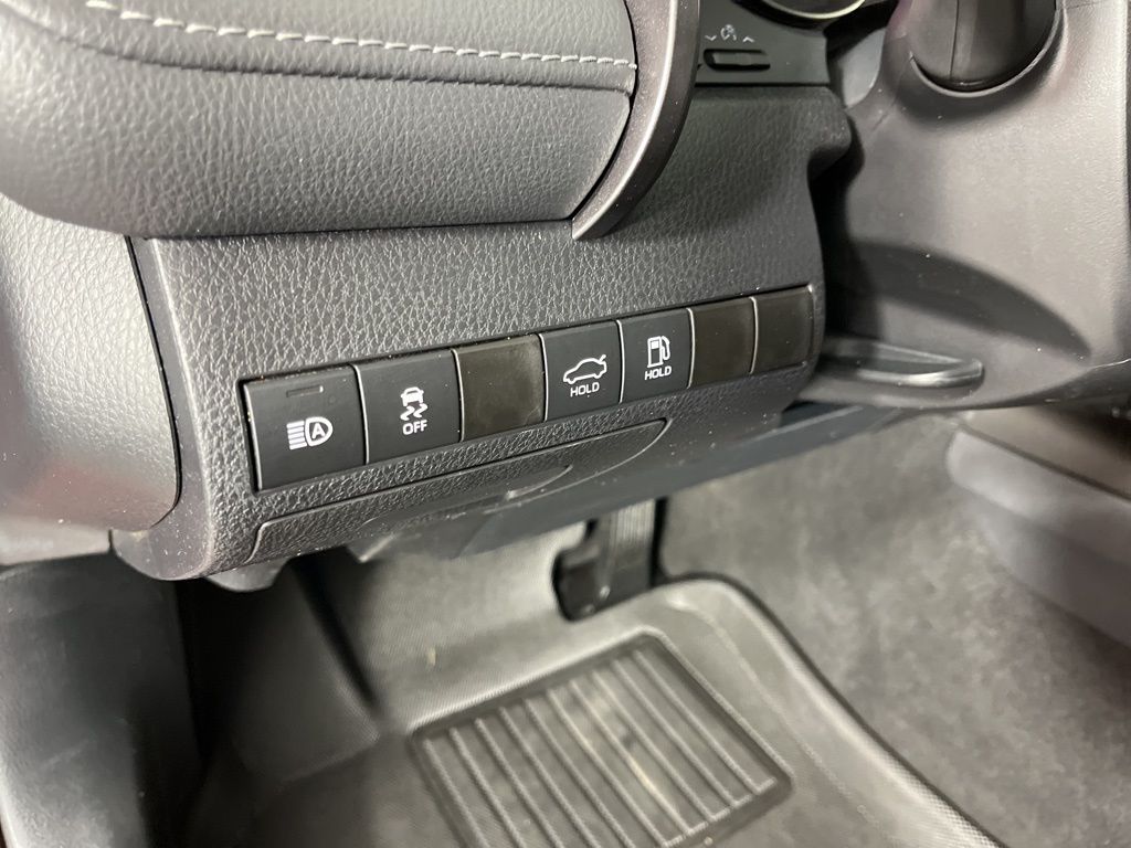 Thumbnail: 2021 Toyota Camry - 26