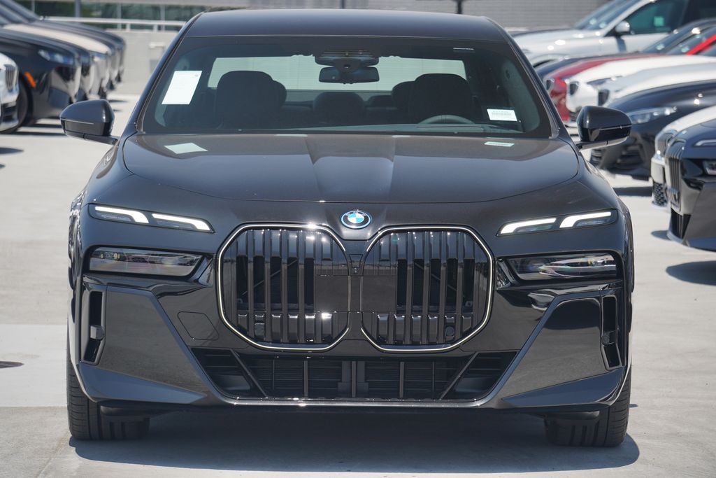 Thumbnail: 2025 BMW 7 Series - 2