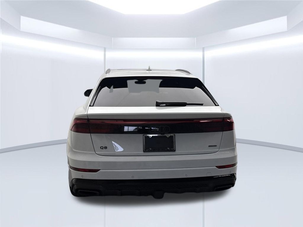 Thumbnail: 2026 Audi Q8 - 7