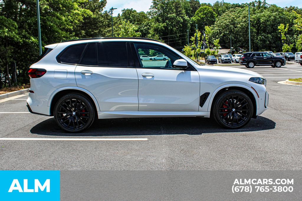 Used 2024 White BMW xDrive40i image 9