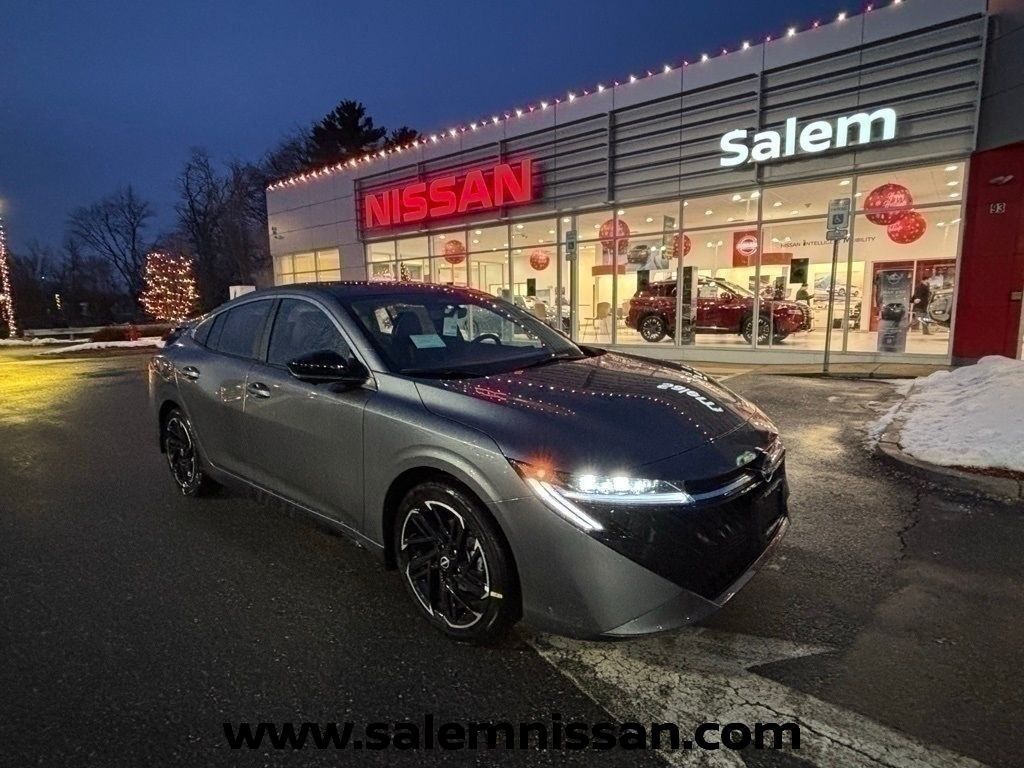 Gray (Gun Metallic) 2026 Nissan Sentra Sedan Front-Wheel Drive Continuously Variable Transmission