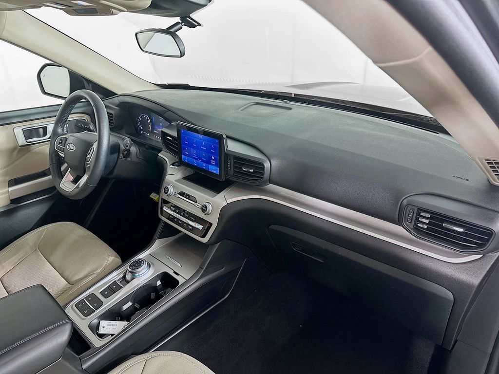 Used 2023 Gray Ford XLT image 31