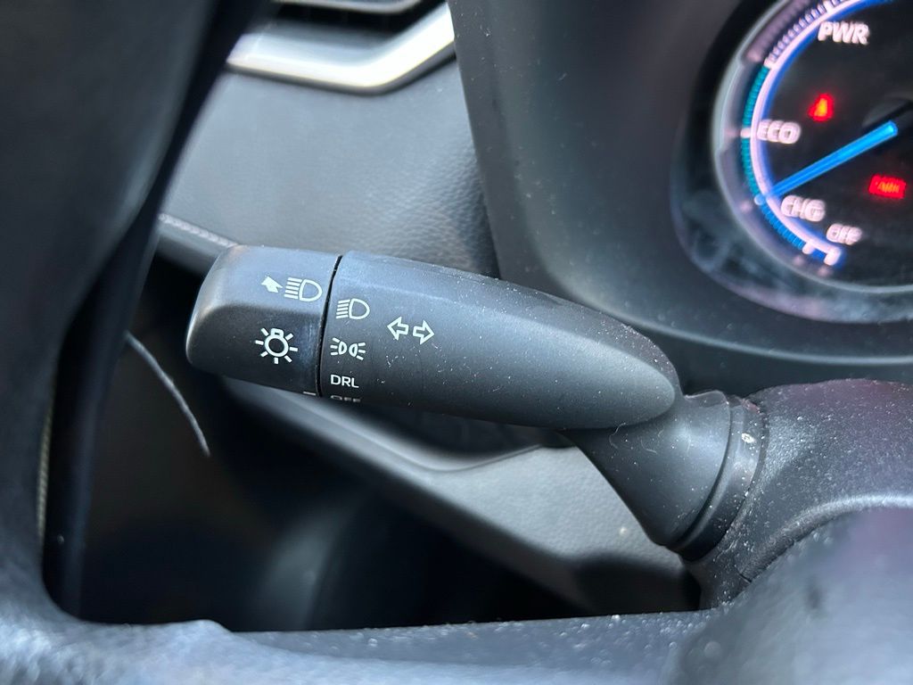 2023 Toyota RAV4 LE 21