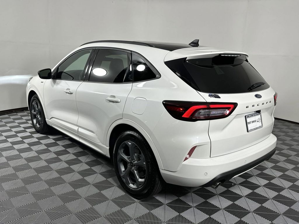 2024 Ford Escape ST-Line 5