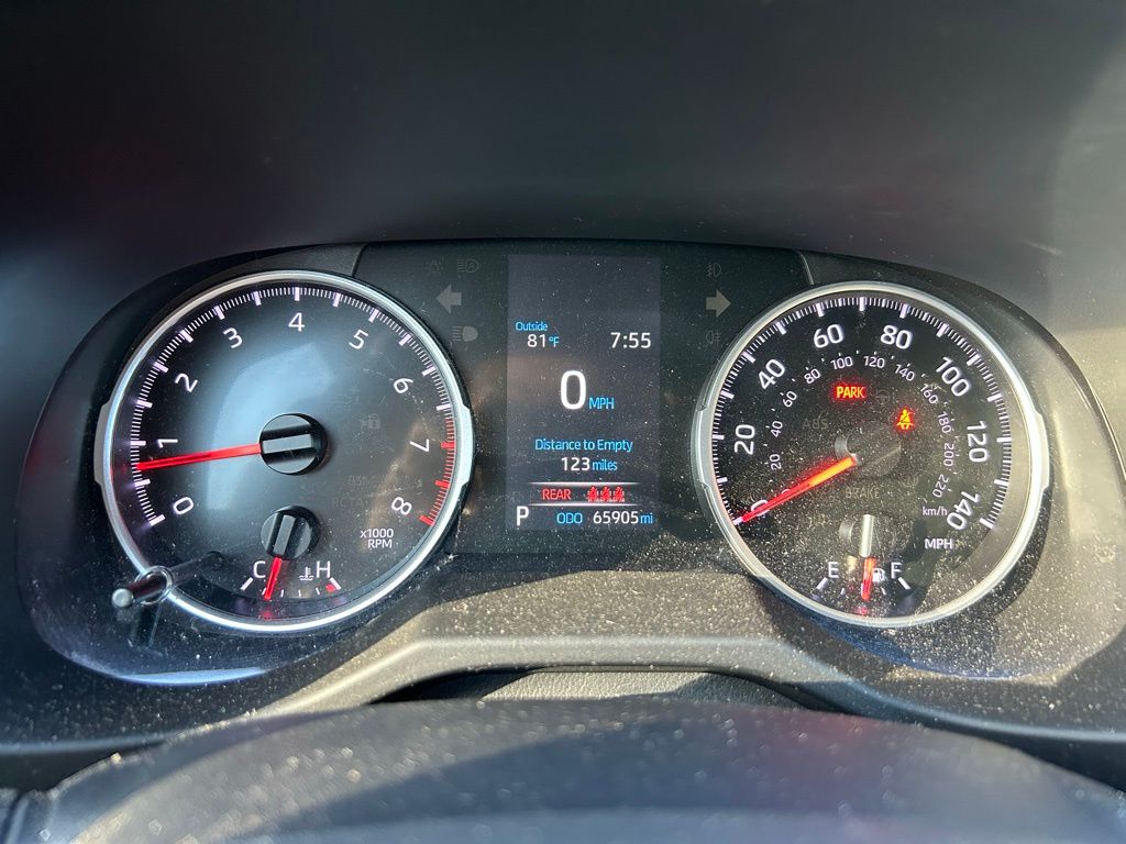 Thumbnail: 2021 Toyota RAV4 - 22