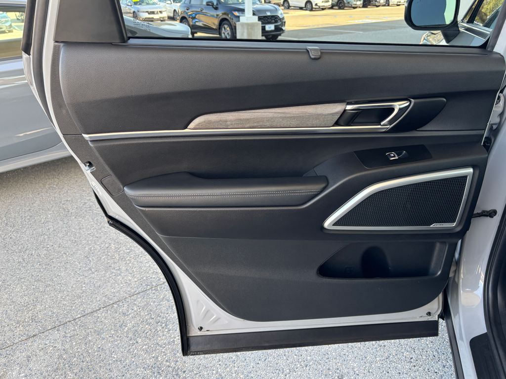 Thumbnail: 2021 Kia Telluride - 29