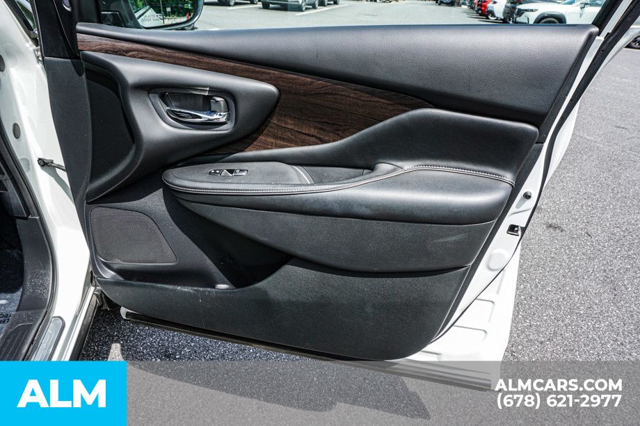 Used 2020 White Nissan Platinum image 55