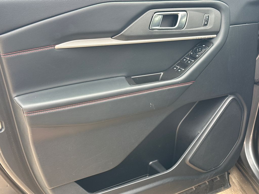 Used 2025 Gray Metallic Ford ST-Line image 10