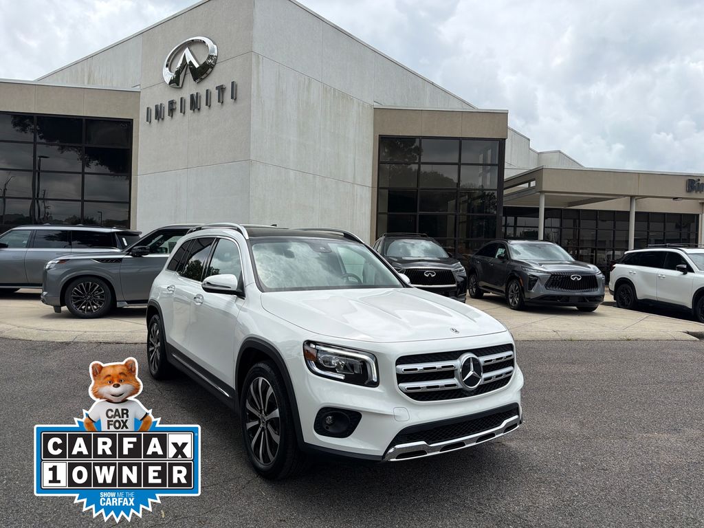White 2022 Mercedes-Benz GLB 250 FWD SUV / Crossover Front-Wheel Drive 8-Speed Automatic