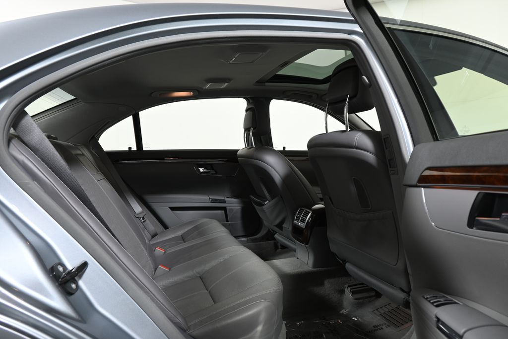 Thumbnail: 2008 Mercedes-Benz S-Class - 25