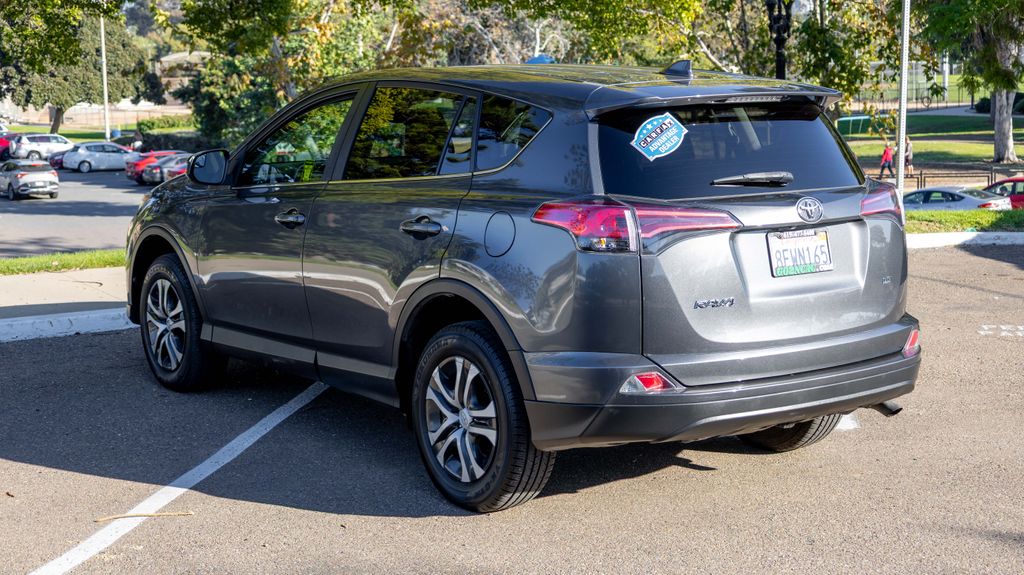 Used 2018 Toyota RAV4 LE 4D Sport Utility