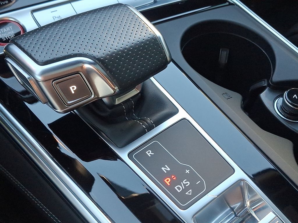 Thumbnail: 2021 Audi S6 - 15