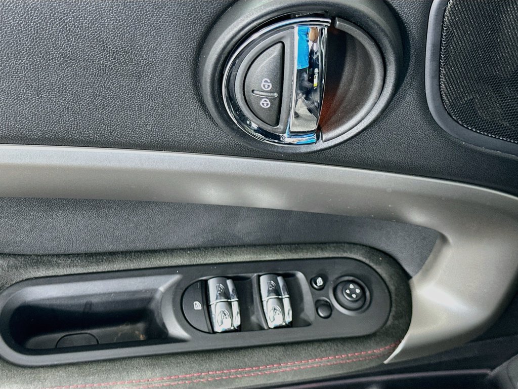 Thumbnail: 2021 MINI Cooper Countryman - 18