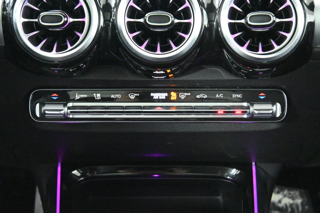 2022 Mercedes-Benz GLB 250 22