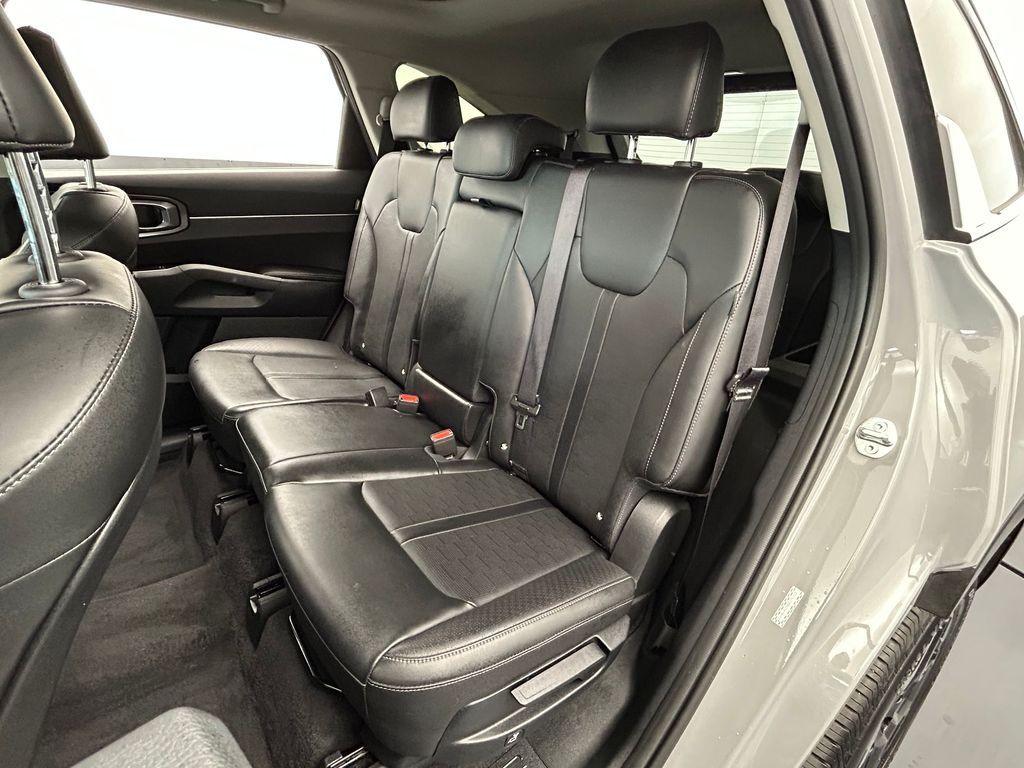Used 2025 Wolf Gray Kia S image 35