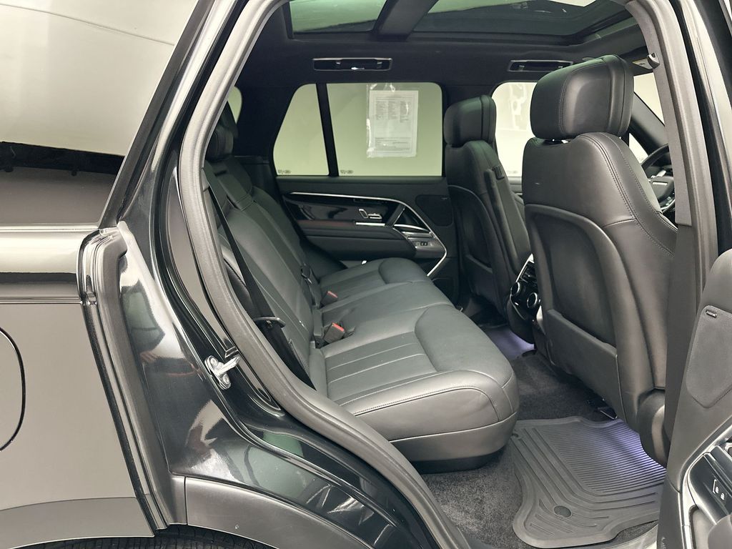 Thumbnail: 2023 Land Rover Range Rover - 7