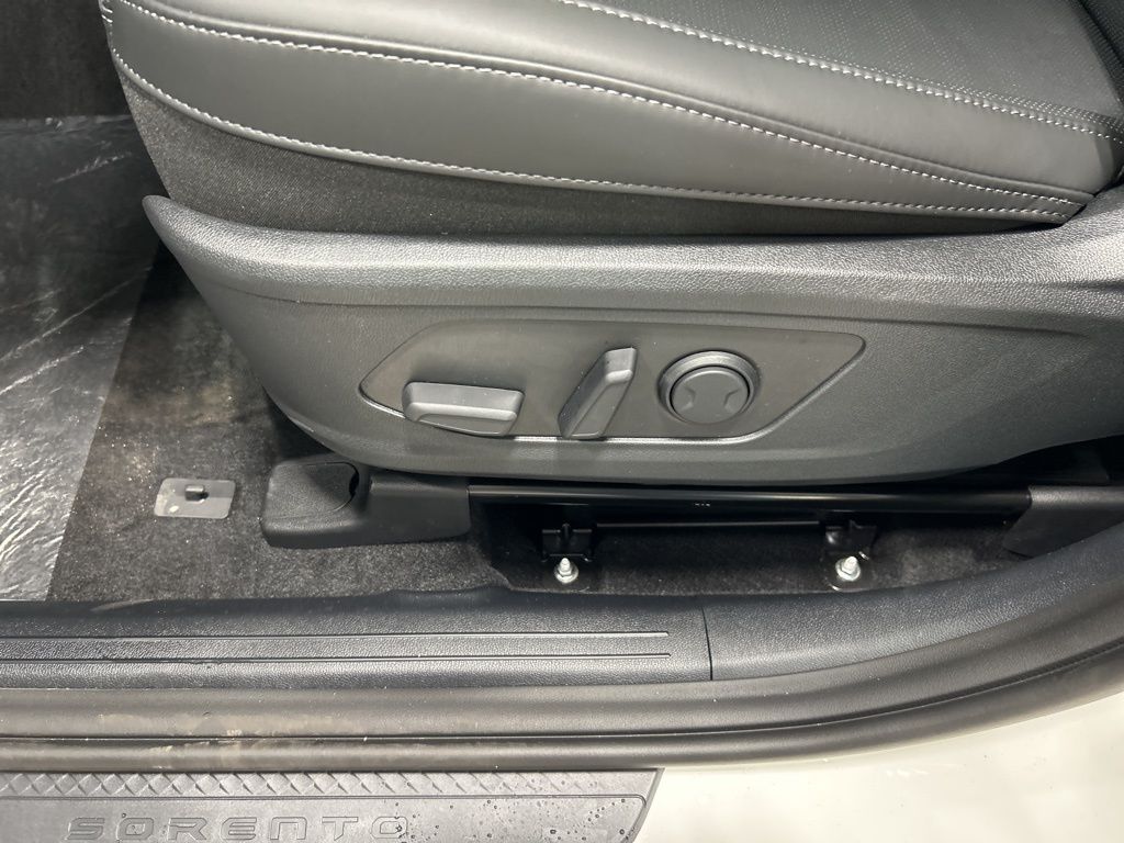 new 2026 Kia Sorento Hybrid car, priced at $43,415