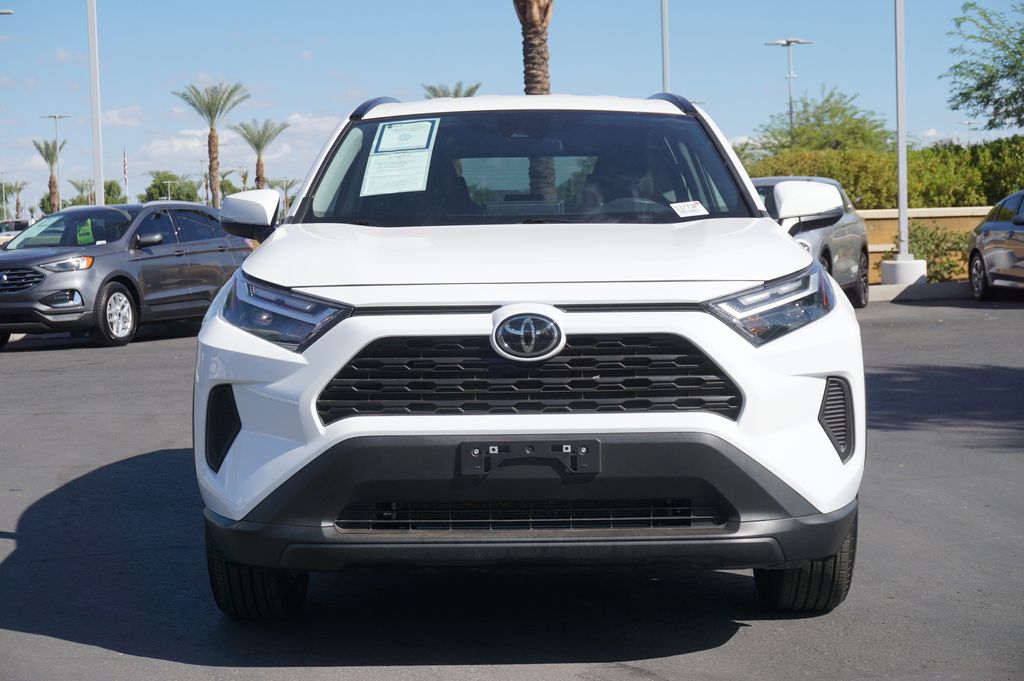 2024 Toyota RAV4 XLE 5