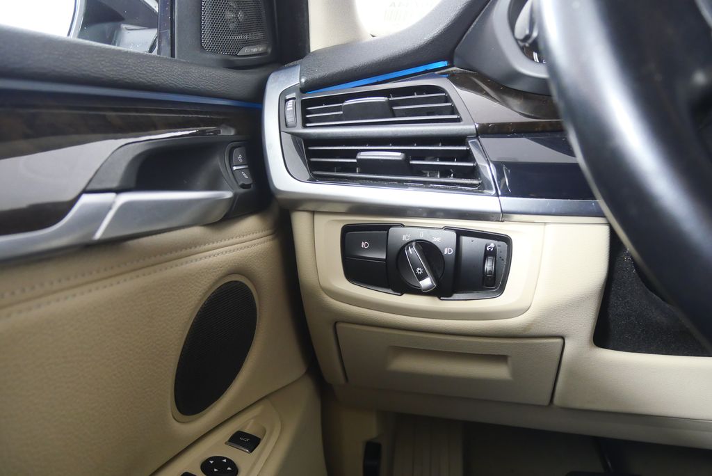 Thumbnail: 2015 BMW X5 - 19