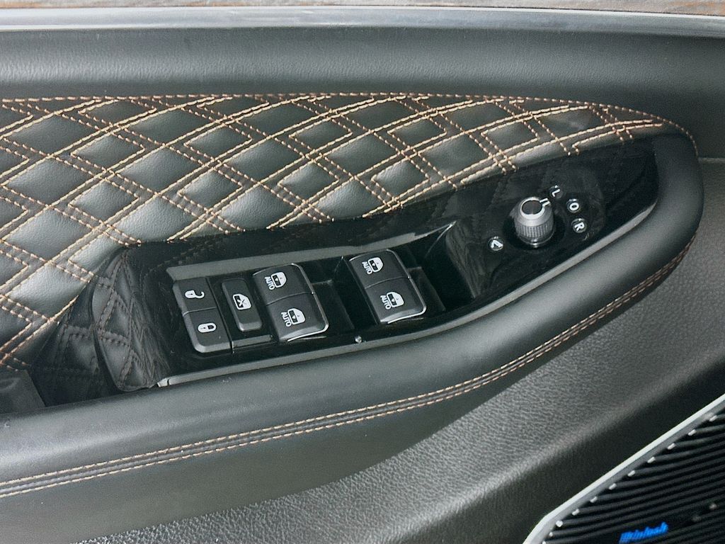 Used 2022 Gray Jeep Summit 4xe image 24