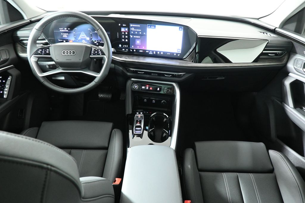 Thumbnail: 2025 Audi Q5 - 4