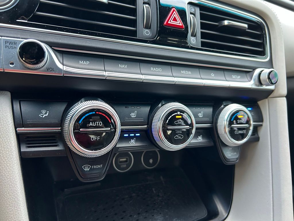 2022 Genesis G70 3.3T 25