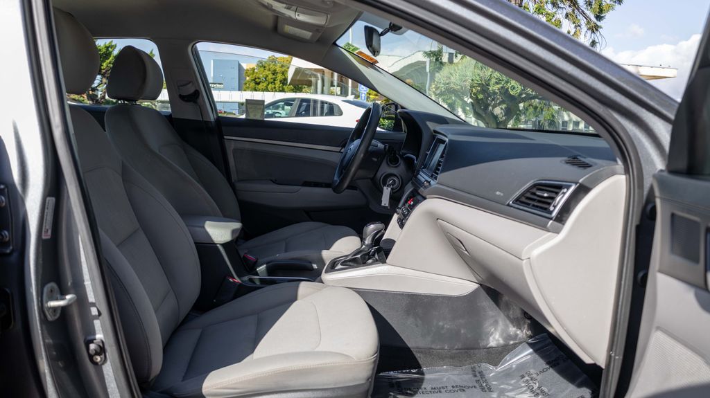 Used 2017 Hyundai Elantra SE 4D Sedan