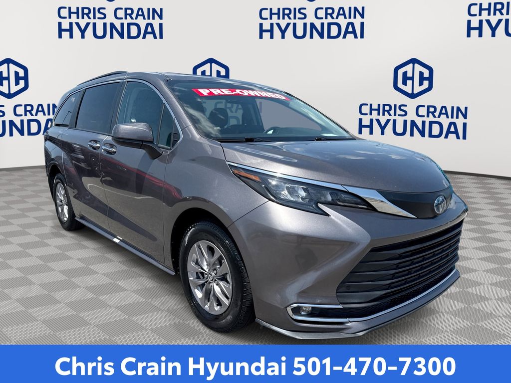 2024 Toyota Sienna XLE 7-Passenger FWD