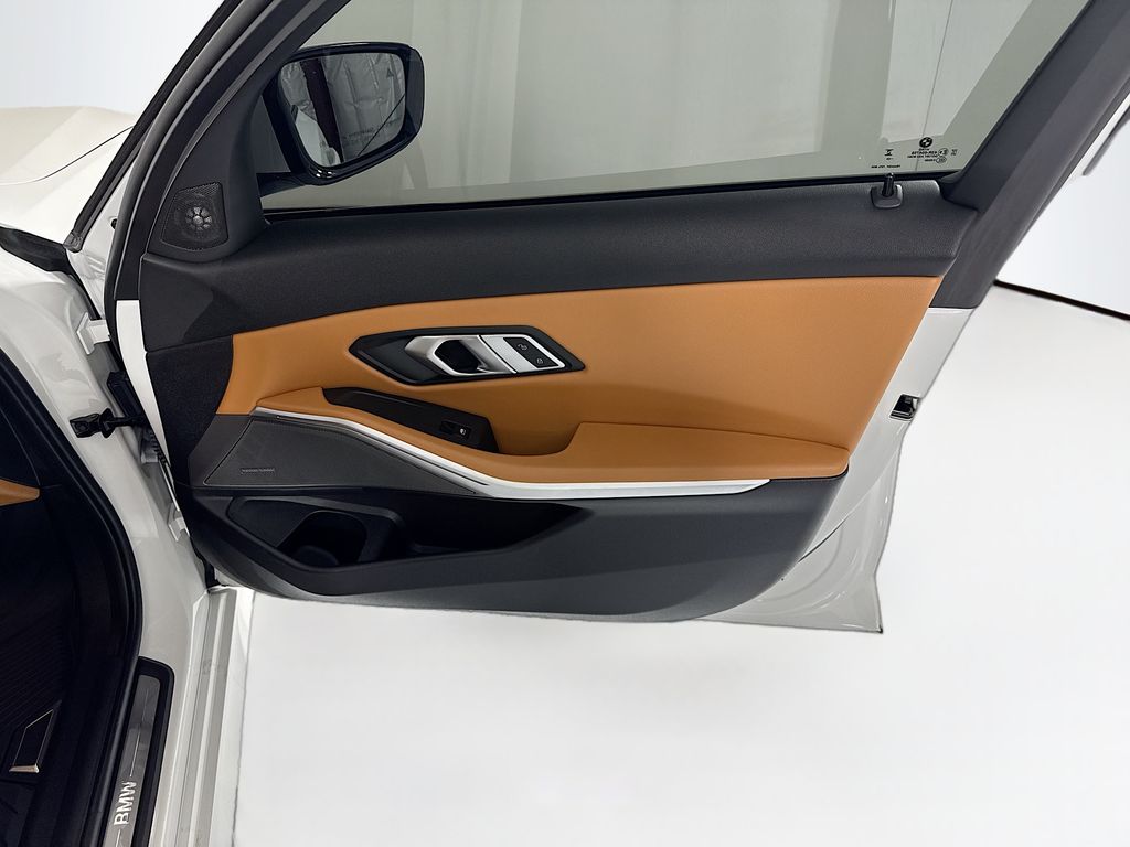 Thumbnail: 2023 BMW 3 Series - 25
