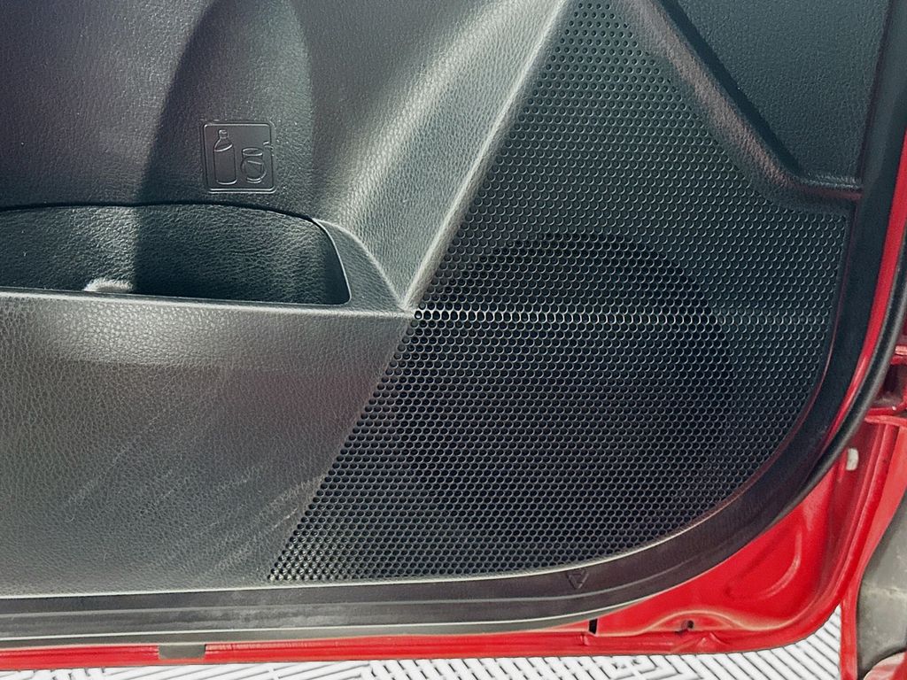 Thumbnail: 2016 Toyota Corolla - 18