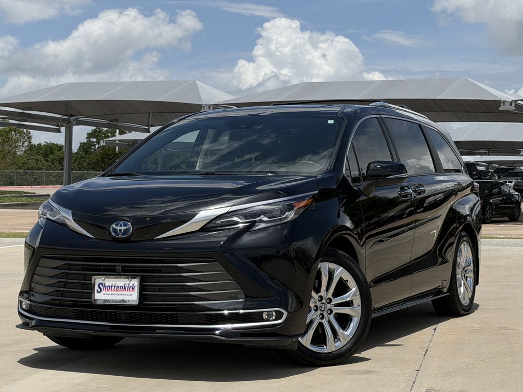 Used 2024 Toyota Sienna Van