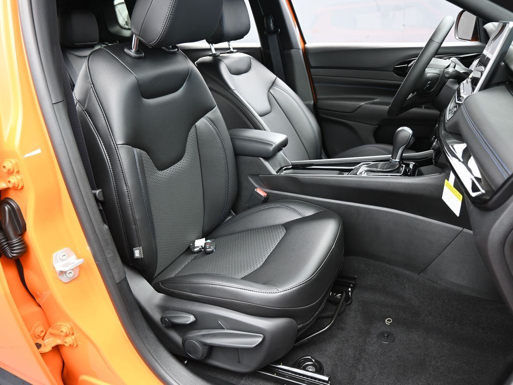New 2026 Joose Jeep Latitude image 38