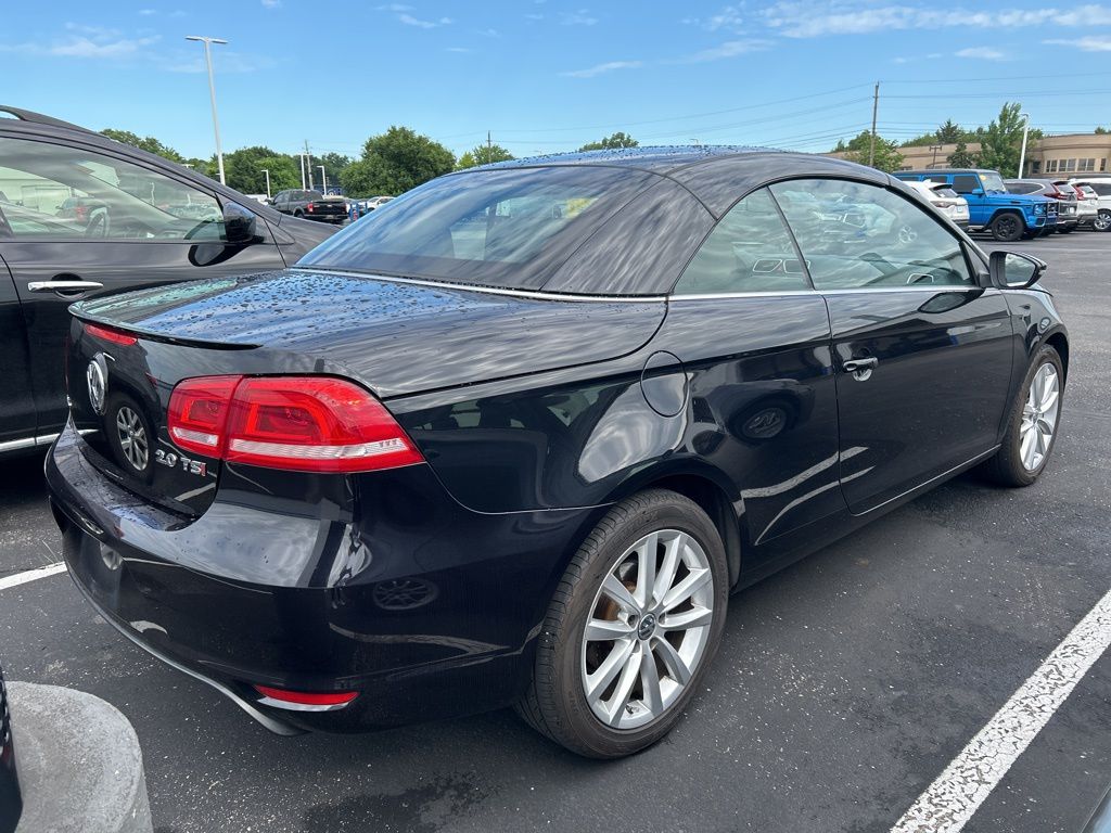 Thumbnail: 2013 Volkswagen Eos - 3