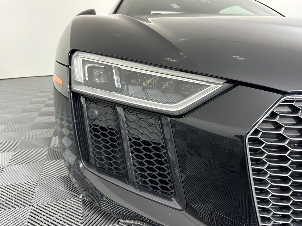 Thumbnail: 2018 Audi R8 - 9