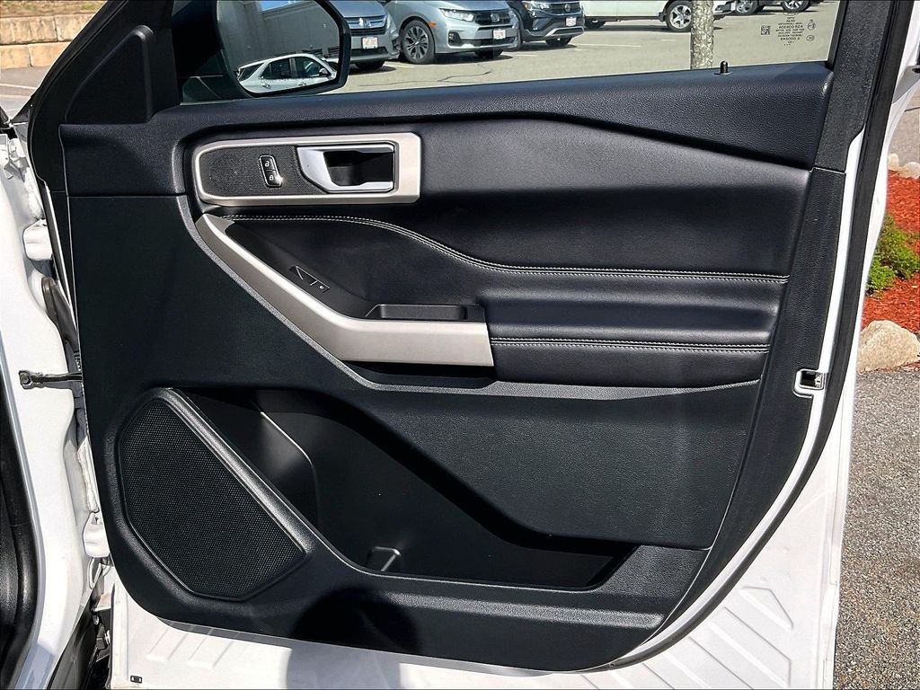 2023 Ford Explorer — photo 12