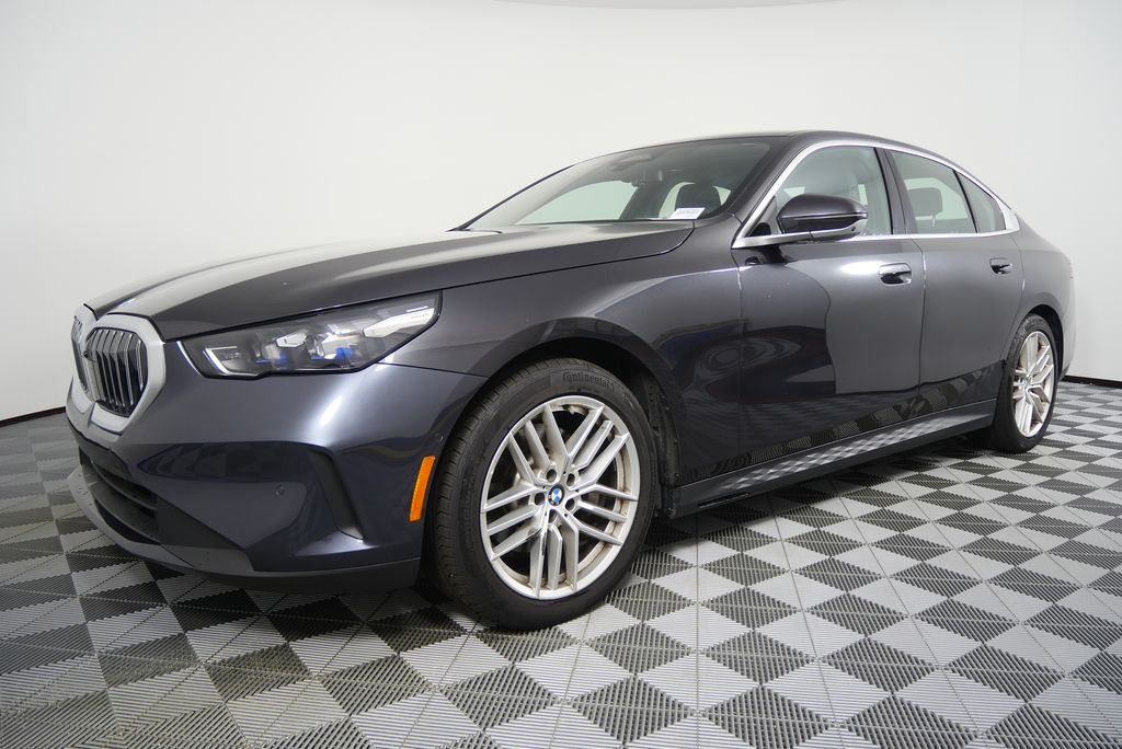 Thumbnail: 2025 BMW 5 Series - 8