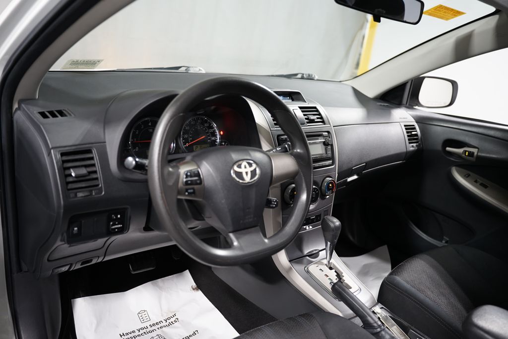 2012 Toyota Corolla LE 11